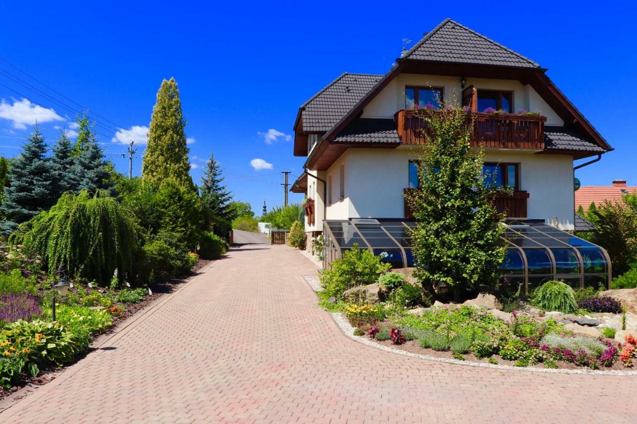 Penzion Pod Hradem Potstejn Exterior photo